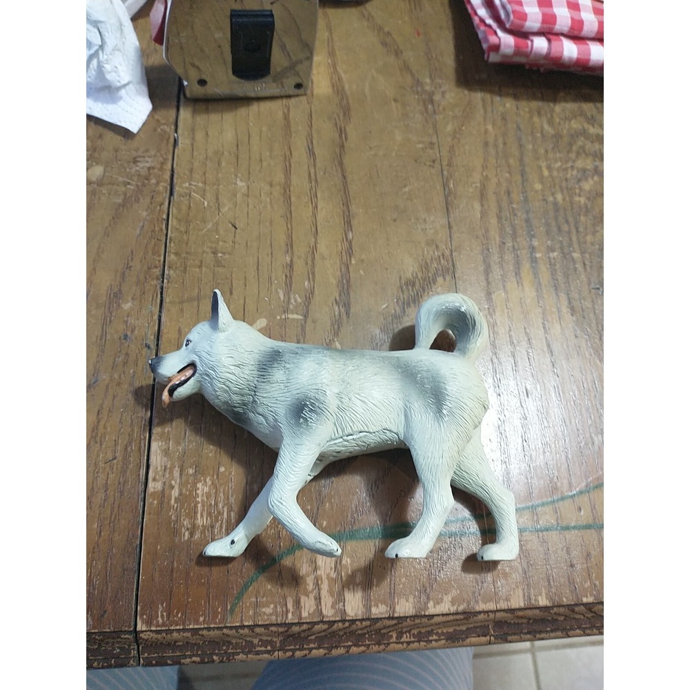 Safari Barking Akita Dog w/ Curled Tail Toy Figure Like Schleich New Battery 7"